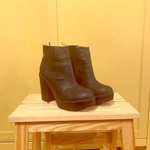 Divided (H&M) Chunky High heel ankle boots